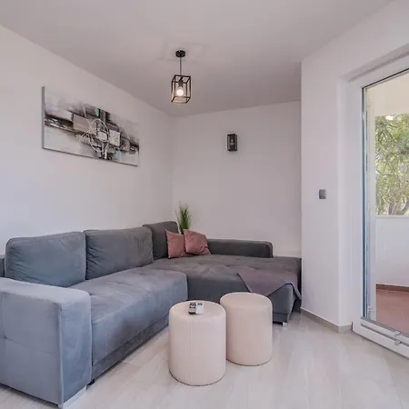 Apartman Lana By Interhome *